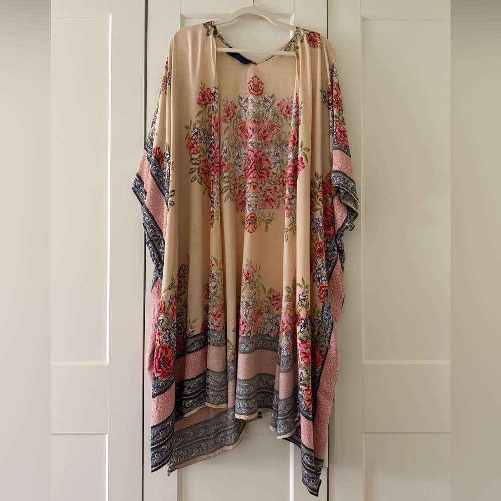 Francesca's Collections Floral Kimono in Pink and Cream